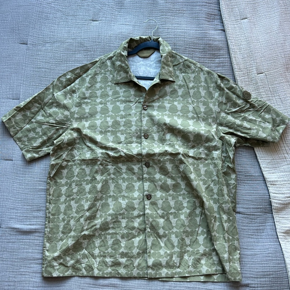 Like new Men’s green Moncler patterned shirt